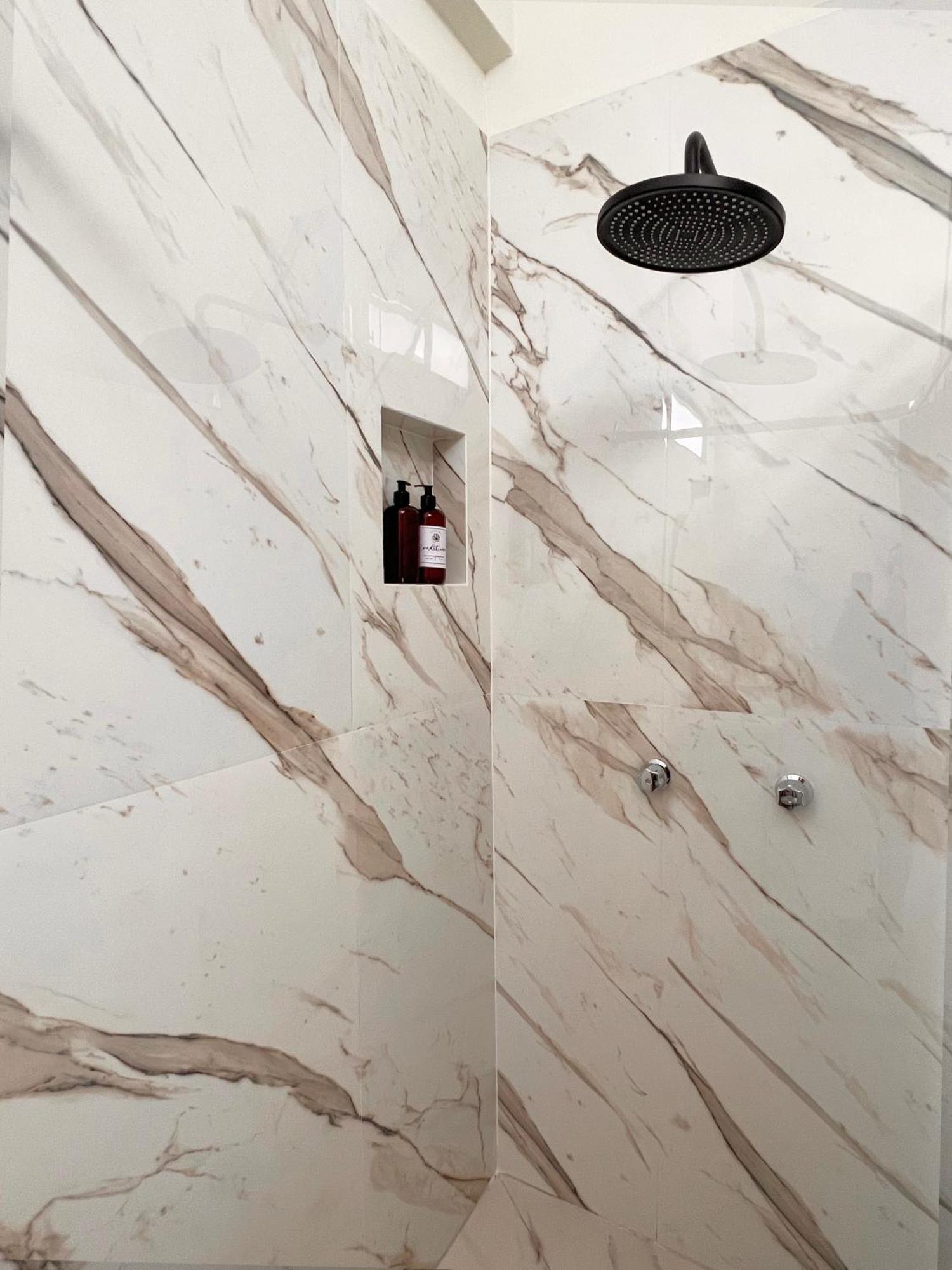 Suites Ciento 37 Λεόν Εξωτερικό φωτογραφία