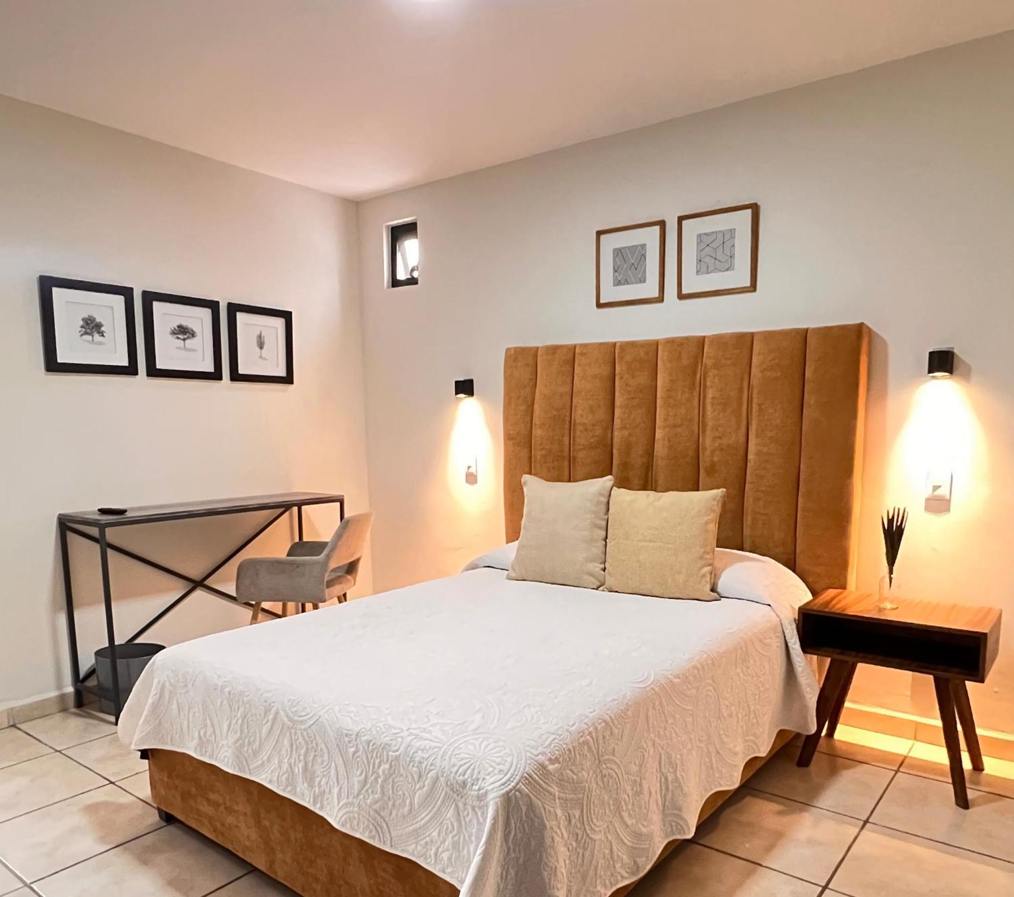 Suites Ciento 37 Λεόν Εξωτερικό φωτογραφία