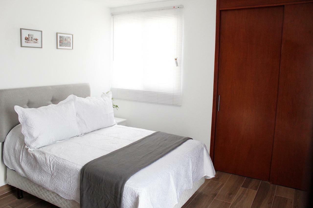 Suites Ciento 37 Λεόν Εξωτερικό φωτογραφία
