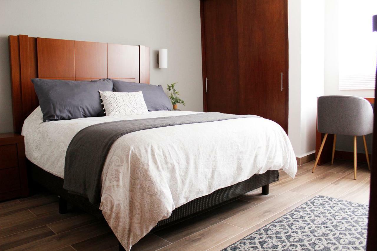 Suites Ciento 37 Λεόν Εξωτερικό φωτογραφία