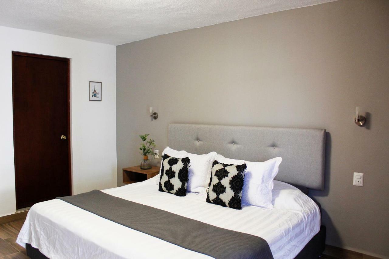 Suites Ciento 37 Λεόν Εξωτερικό φωτογραφία