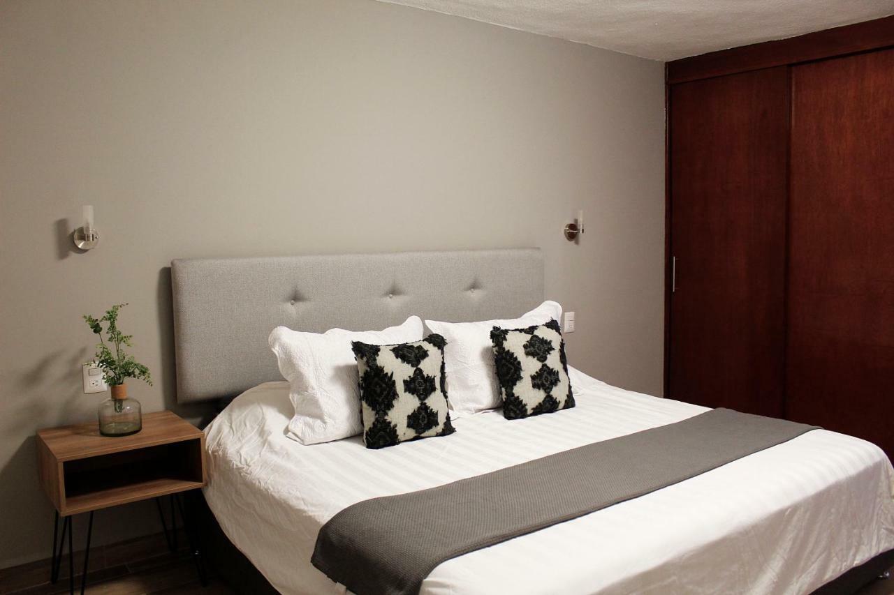 Suites Ciento 37 Λεόν Εξωτερικό φωτογραφία