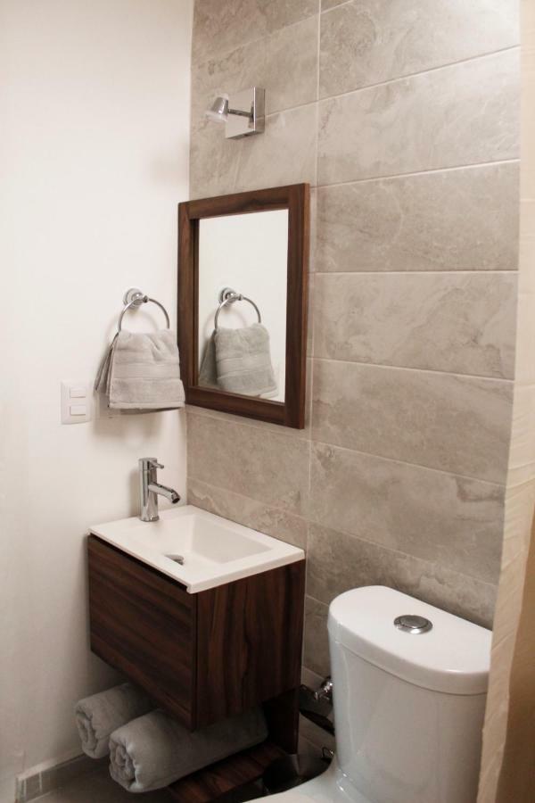 Suites Ciento 37 Λεόν Εξωτερικό φωτογραφία