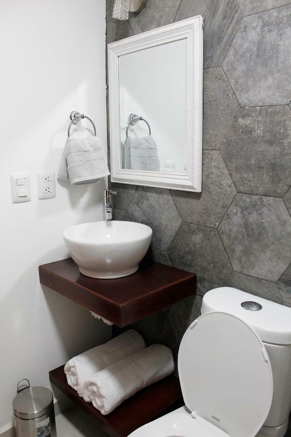Suites Ciento 37 Λεόν Εξωτερικό φωτογραφία